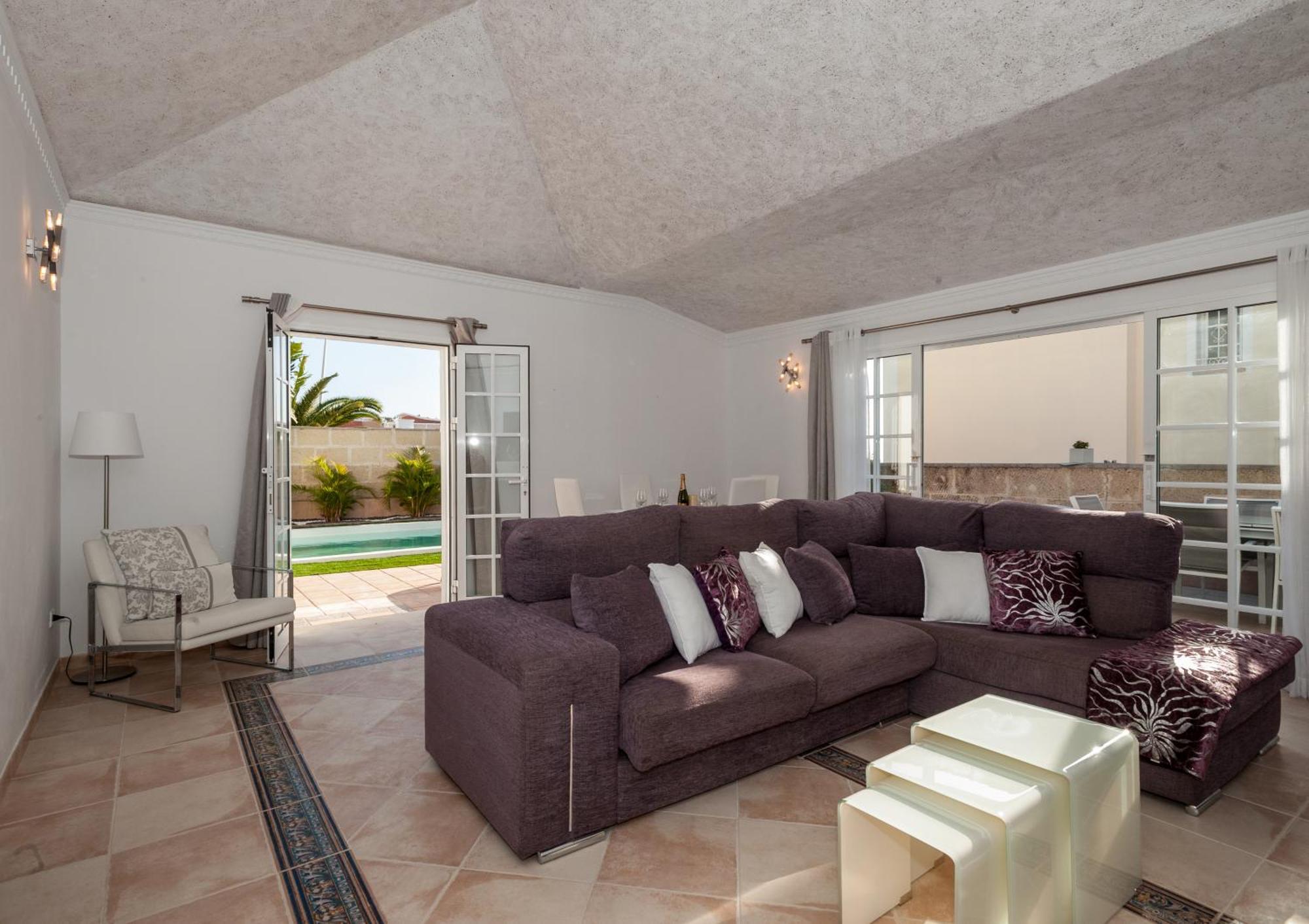 Villa Vanesa Luxury Private Villa With A Heated Pool, 4 Bedrooms And 4 Bathrooms アデヘ エクステリア 写真