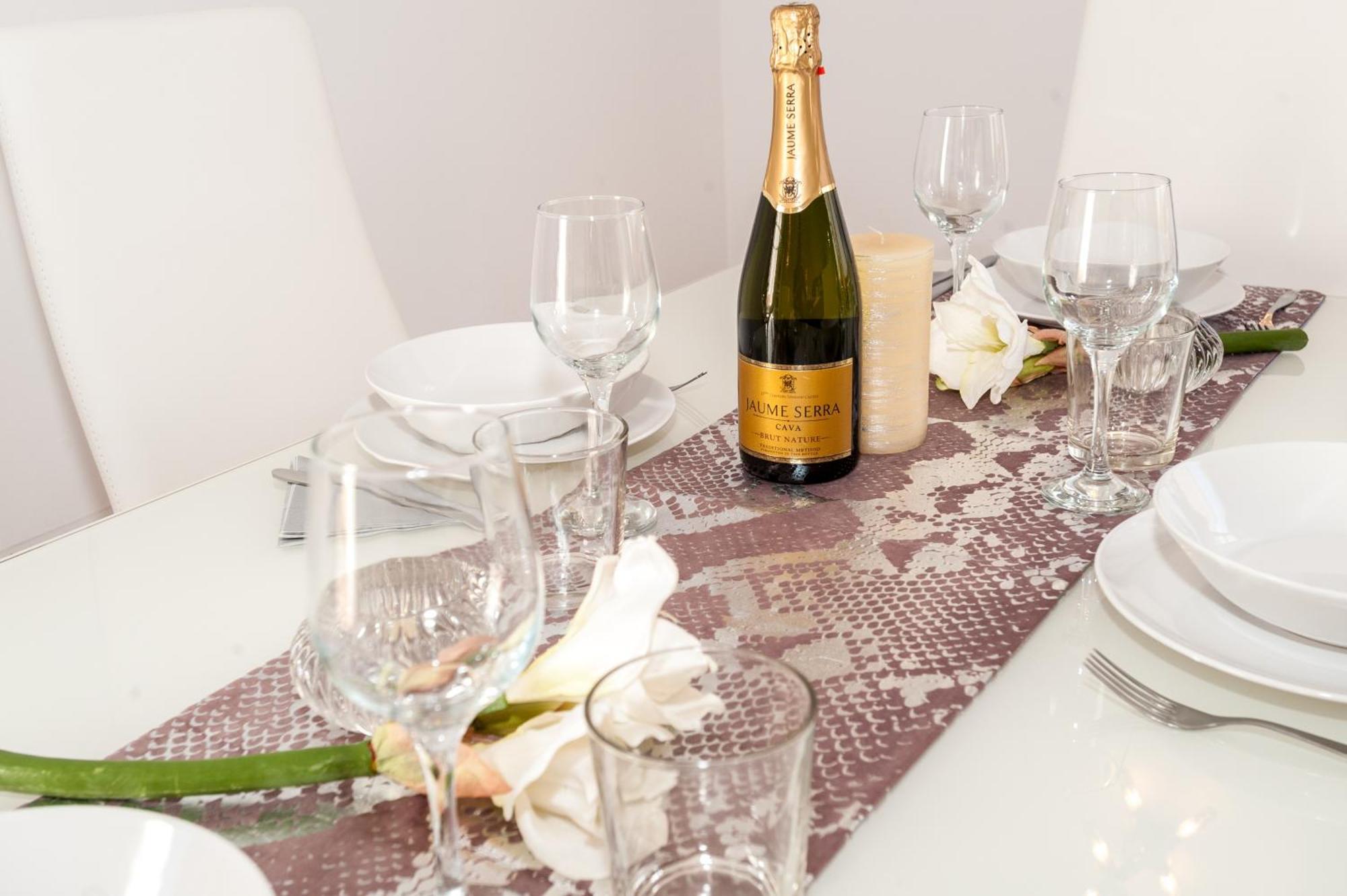 Villa Vanesa Luxury Private Villa With A Heated Pool, 4 Bedrooms And 4 Bathrooms アデヘ エクステリア 写真