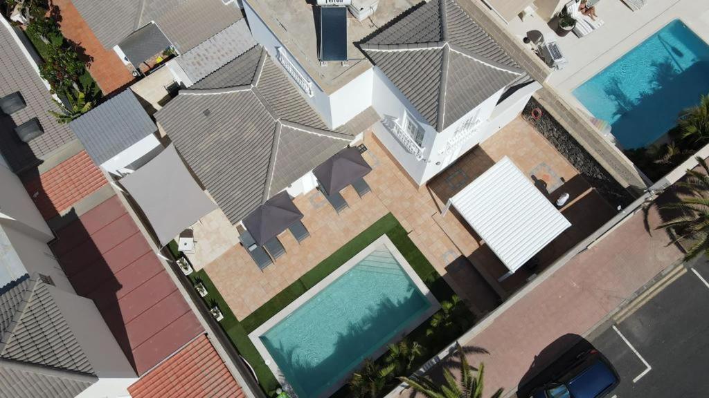 Villa Vanesa Luxury Private Villa With A Heated Pool, 4 Bedrooms And 4 Bathrooms アデヘ エクステリア 写真