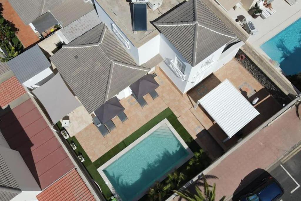 Villa Vanesa Luxury Private Villa With A Heated Pool, 4 Bedrooms And 4 Bathrooms アデヘ エクステリア 写真