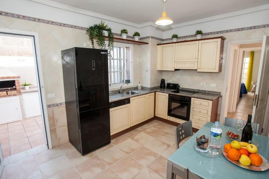 Villa Vanesa Luxury Private Villa With A Heated Pool, 4 Bedrooms And 4 Bathrooms アデヘ エクステリア 写真