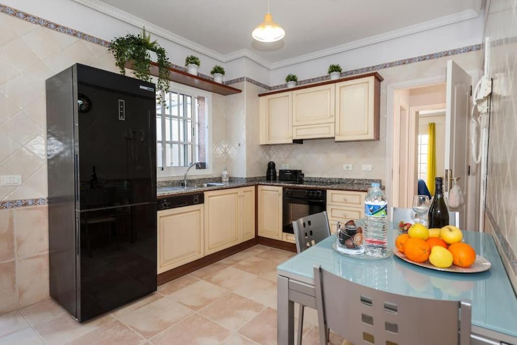 Villa Vanesa Luxury Private Villa With A Heated Pool, 4 Bedrooms And 4 Bathrooms アデヘ エクステリア 写真