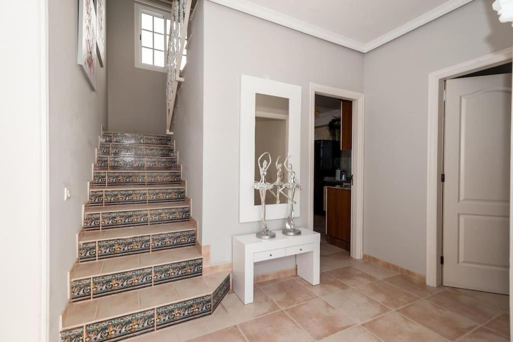 Villa Vanesa Luxury Private Villa With A Heated Pool, 4 Bedrooms And 4 Bathrooms アデヘ エクステリア 写真