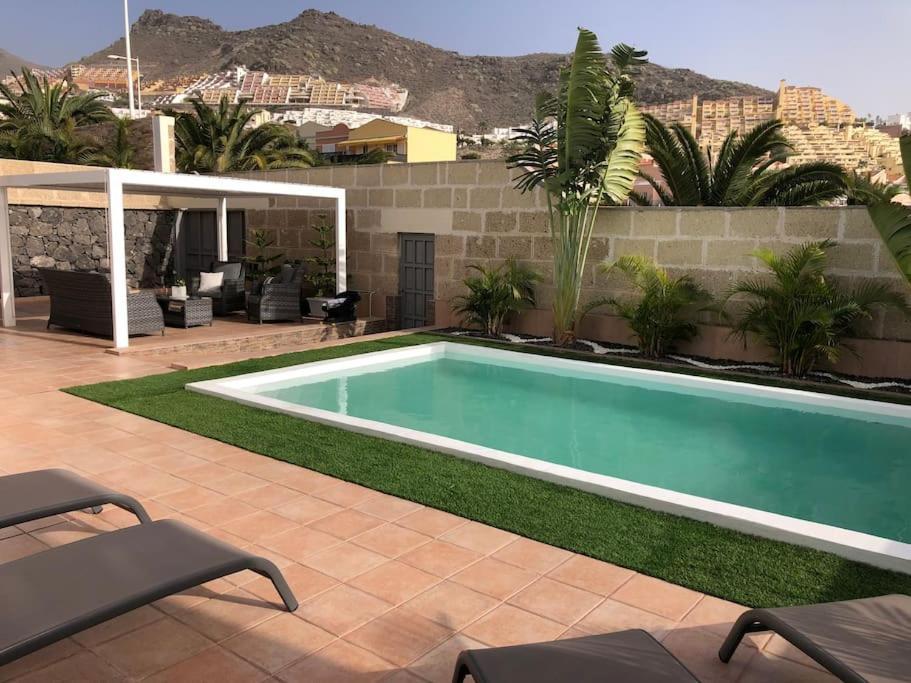 Villa Vanesa Luxury Private Villa With A Heated Pool, 4 Bedrooms And 4 Bathrooms アデヘ エクステリア 写真